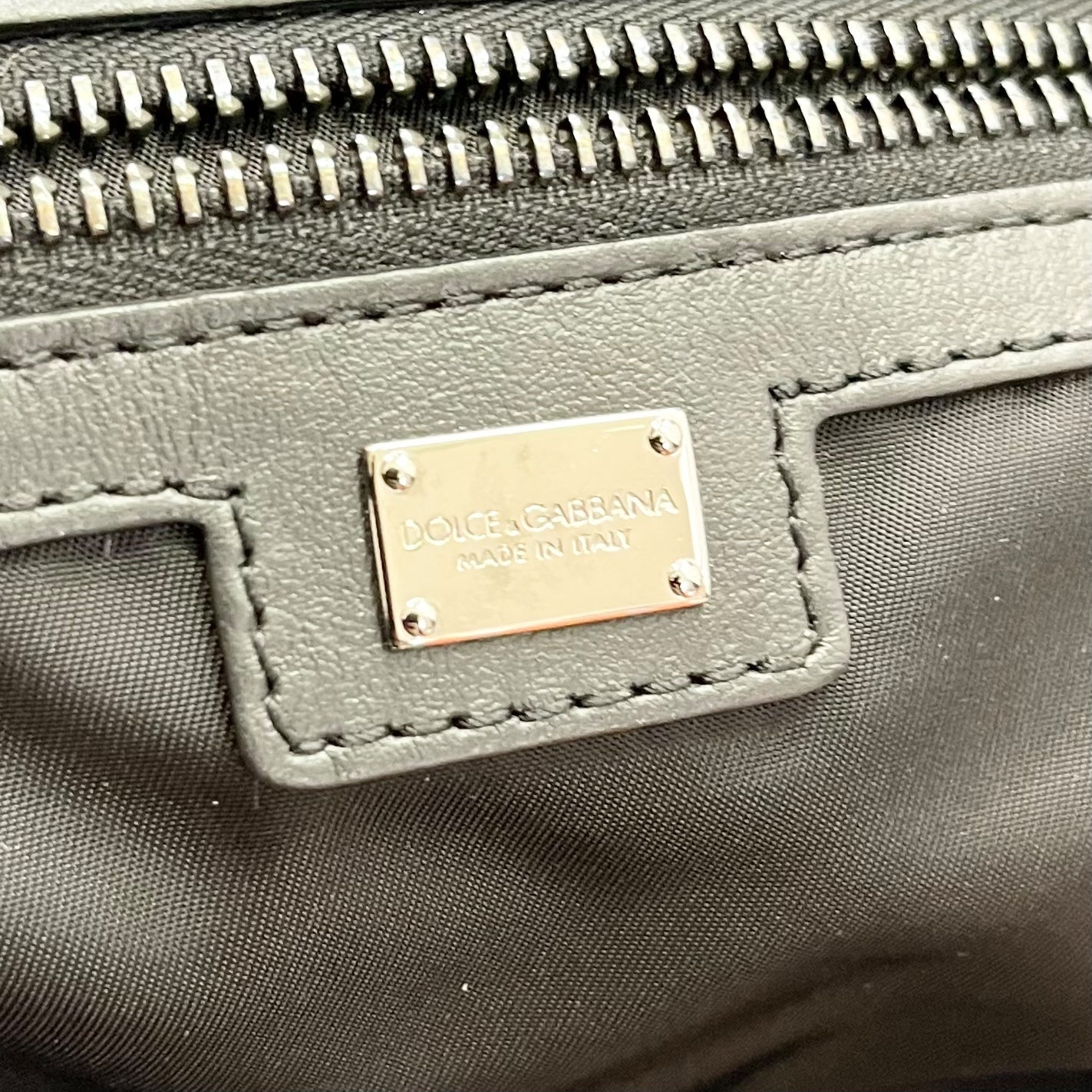 極美品✨ドルチェアンドガッパーナ ボディバック ホワイト