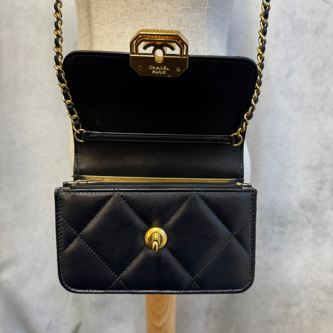 CHANEL マトラッセ ショルダーバッグ AS3720