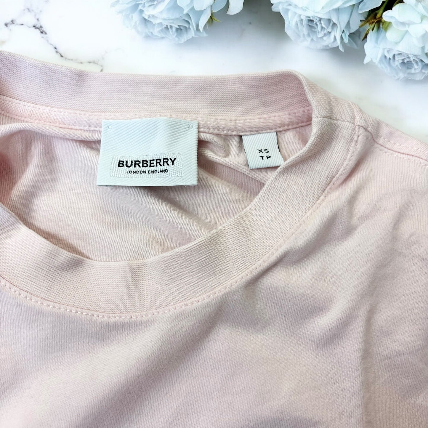 美品✨バーバリー プリントロゴ Tシャツ ピンク